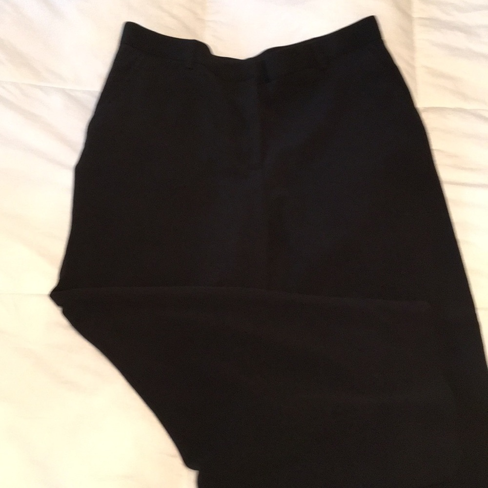 Simple yet elegant Counterpart capris